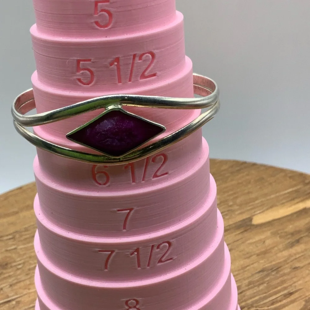 Navajo Vintage Purple Spiny Oyster Diamond Shape Cuff Bracelet - Picture 6 of 6